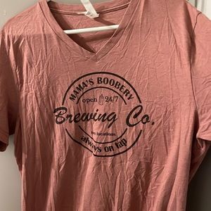 XL V-neck tee